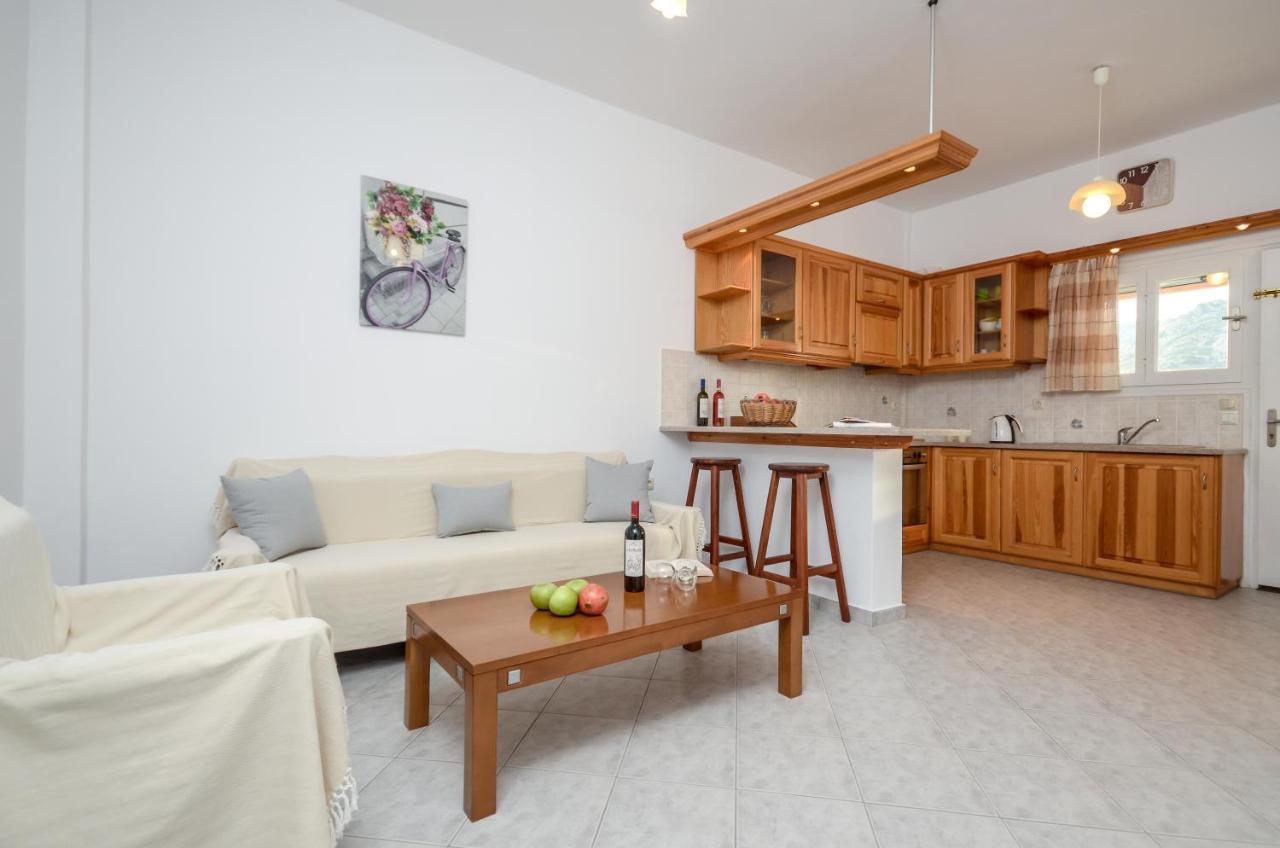 Bernie House Apartment Melanes Bagian luar foto