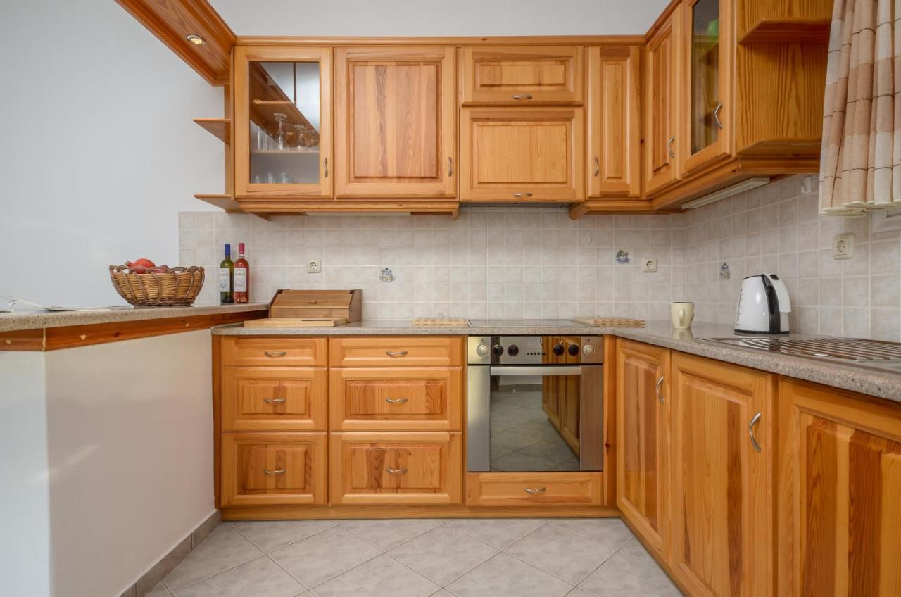 Bernie House Apartment Melanes Bagian luar foto