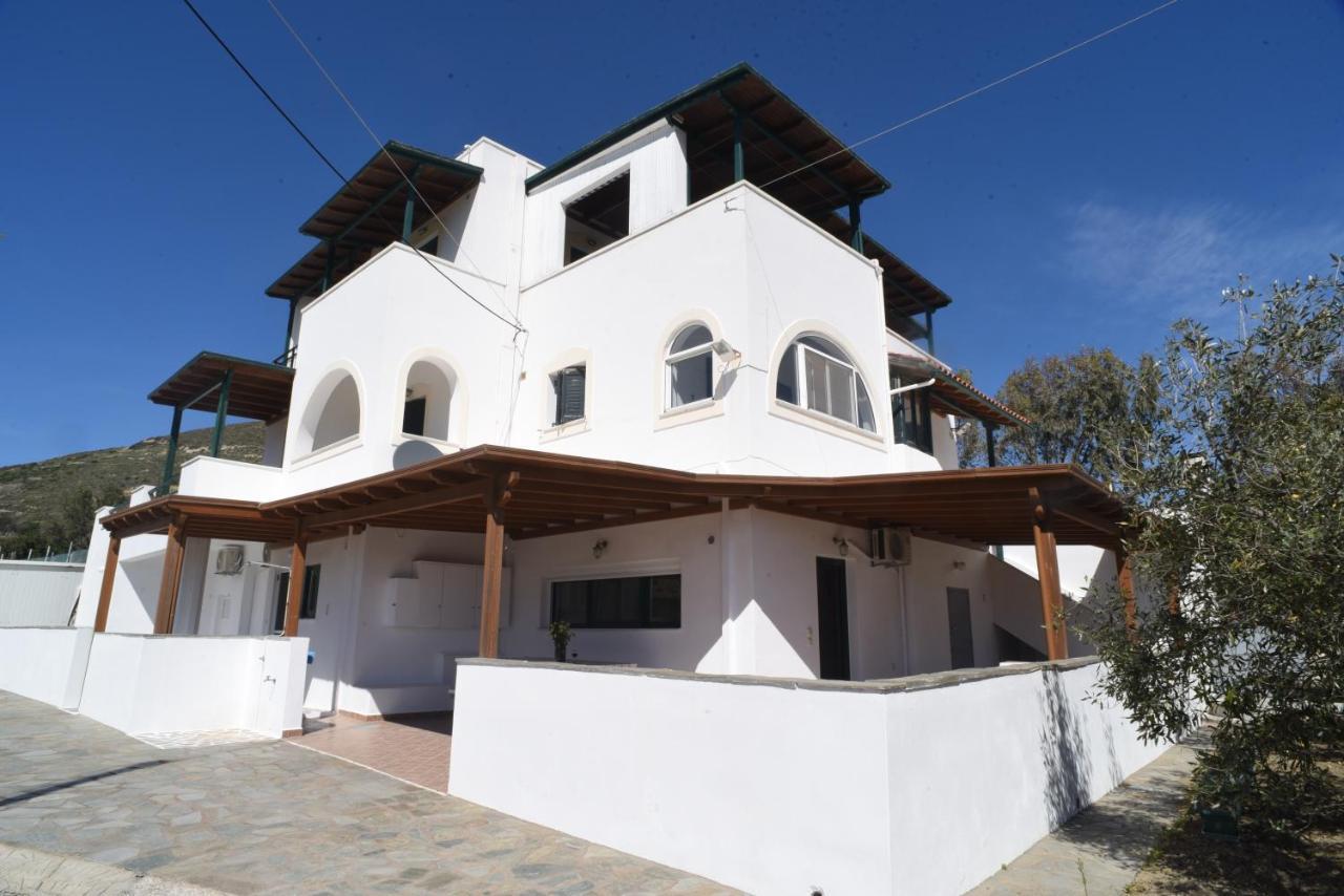 Bernie House Apartment Melanes Bagian luar foto