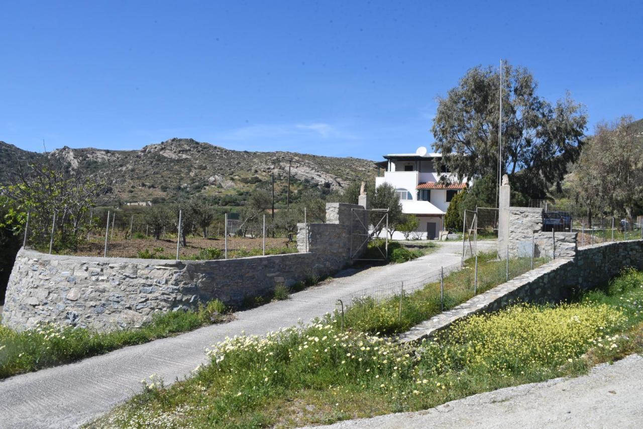 Bernie House Apartment Melanes Bagian luar foto